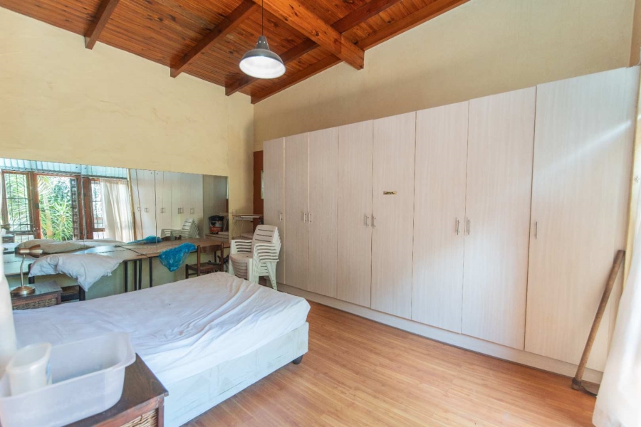 8 Bedroom Property for Sale in Summerstrand Eastern Cape